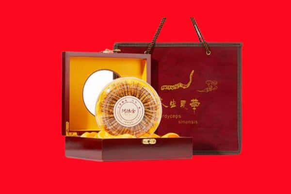 收购资讯:得荣县回收冬虫夏草是按克吗